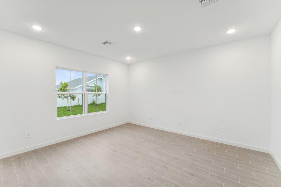 Furnished interior view inside a new home in , Fort Pierce (Image 13).