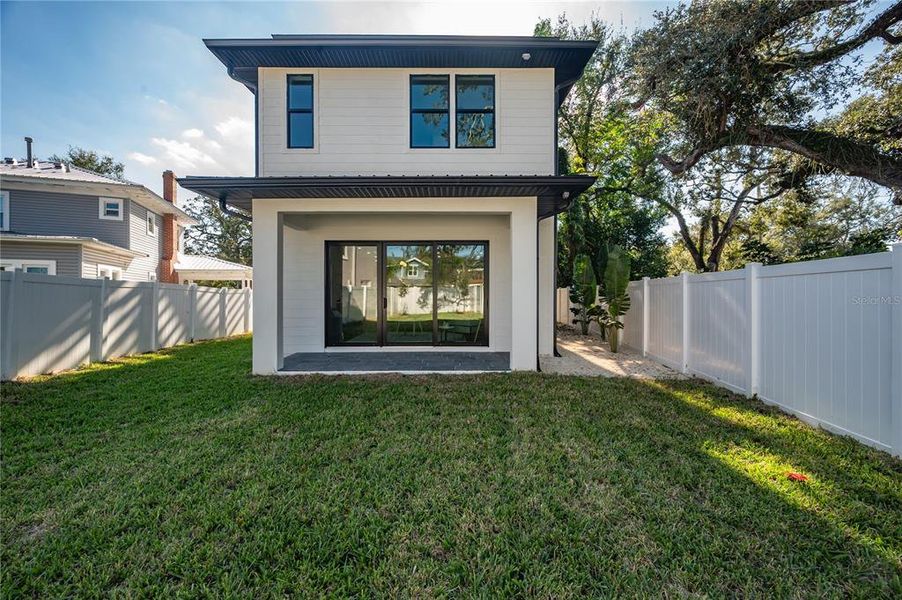 Exterior details and patio area of a home in , Tampa (Image 28).