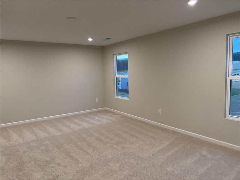 Spacious, unfurnished interior of a new home in Three Rivers, Rome (Image 5).