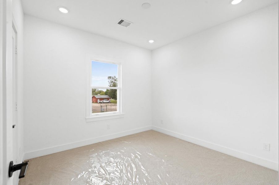 Spacious, unfurnished interior of a new home in , Houston (Image 29).