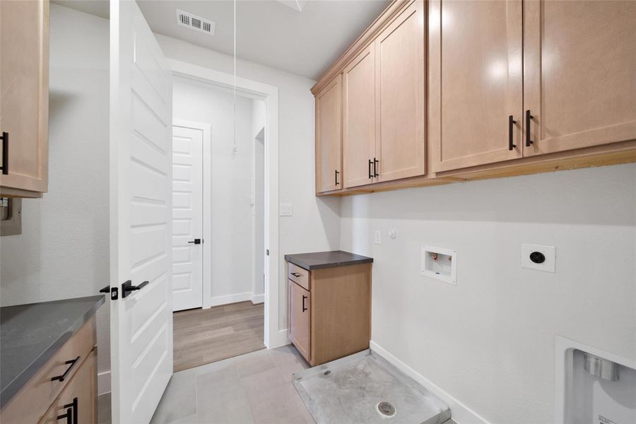 Image 34 of a home in Lago Pointe.