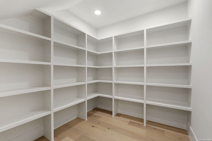 Spacious, unfurnished interior of a new home in , Bandera (Image 24).