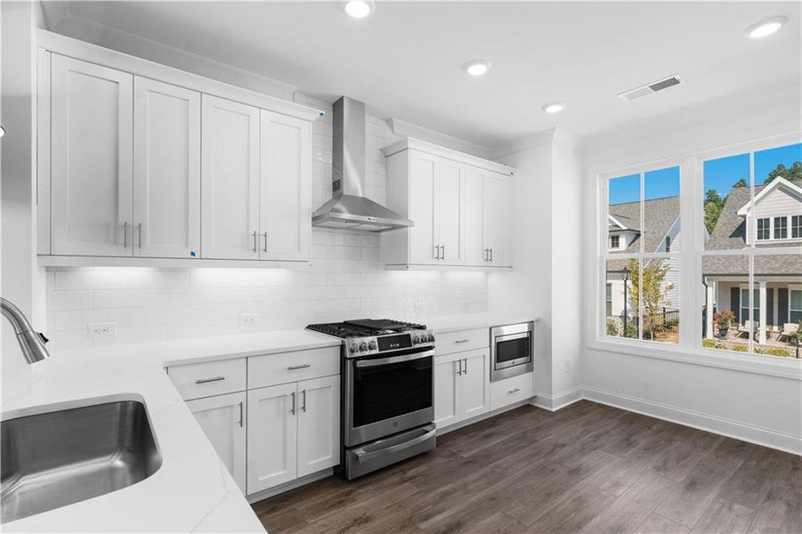 Furnished interior view inside a new home in Evanshire Townhomes, Duluth (Image 16).