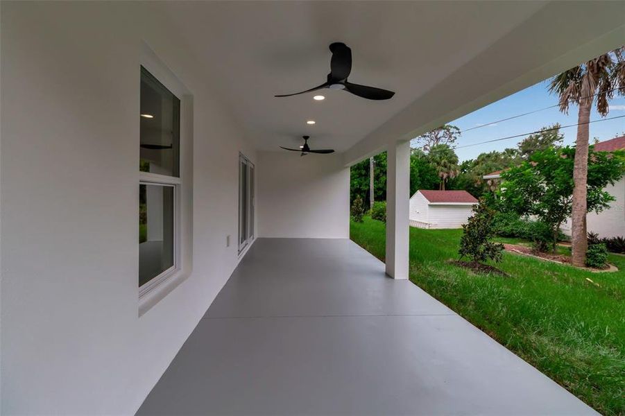 Exterior details and patio area of a home in , Venice (Image 3).