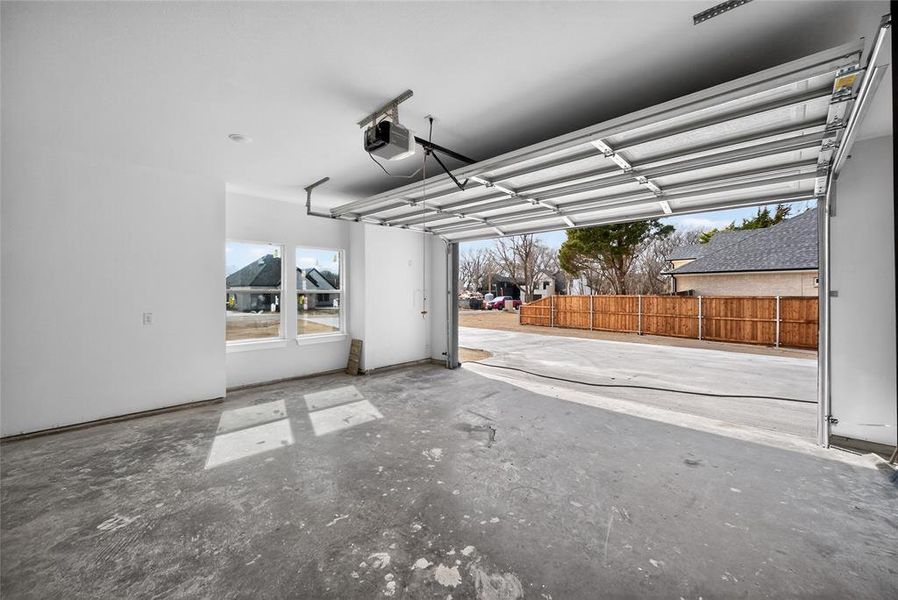 Spacious, unfurnished interior of a new home in , Glenn Heights (Image 20). Spacious, unfurnished interior of a new home in , Glenn Heights (Image 20).