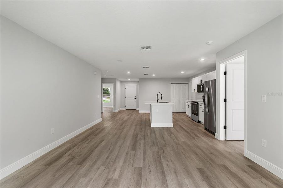 Spacious, unfurnished interior of a new home in , Orange City (Image 17).