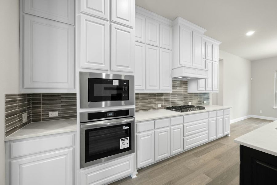 Furnished interior view inside a new home in Kentsdale Farms, DeSoto (Image 13).