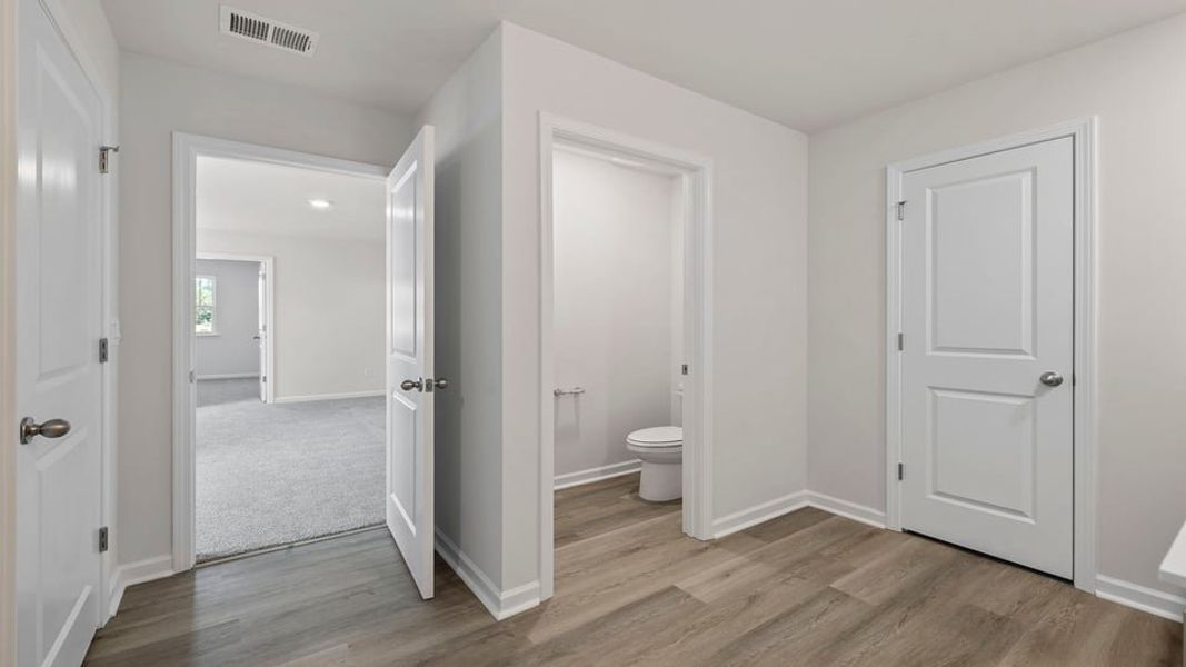 Spacious, unfurnished interior of a new home in Durbin Meadows, Fountain Inn (Image 28). Spacious, unfurnished interior of a new home in Durbin Meadows, Fountain Inn (Image 28).