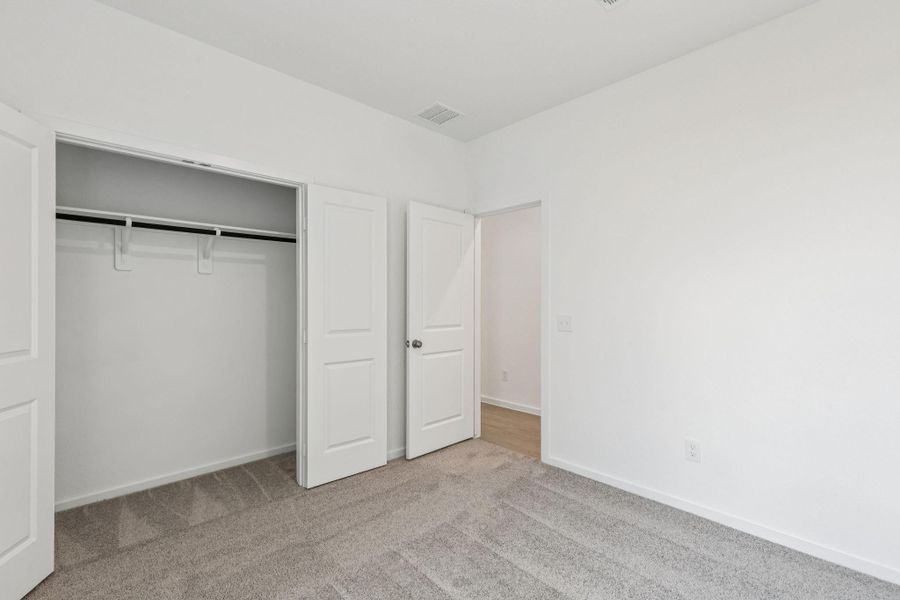 Spacious, unfurnished interior of a new home in River Ranch, Dayton (Image 14).