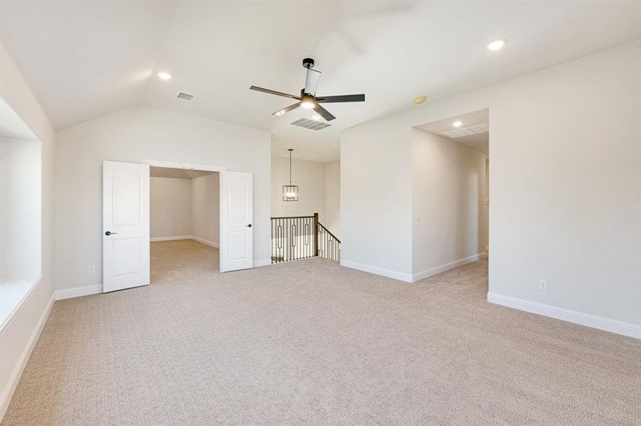 Spacious, unfurnished interior of a new home in Triple Diamond Ranch, Mansfield (Image 19).