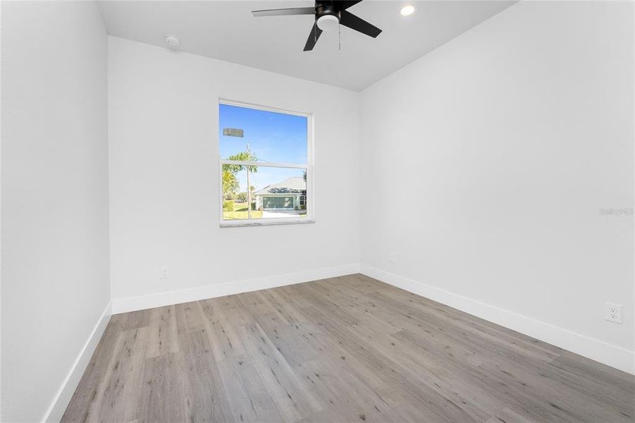 Spacious, unfurnished interior of a new home in , Rotonda West (Image 33).