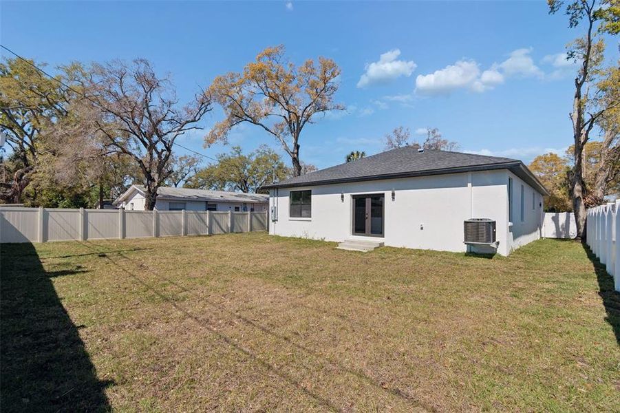 Exterior details and patio area of a home in , Pinellas Park (Image 22).