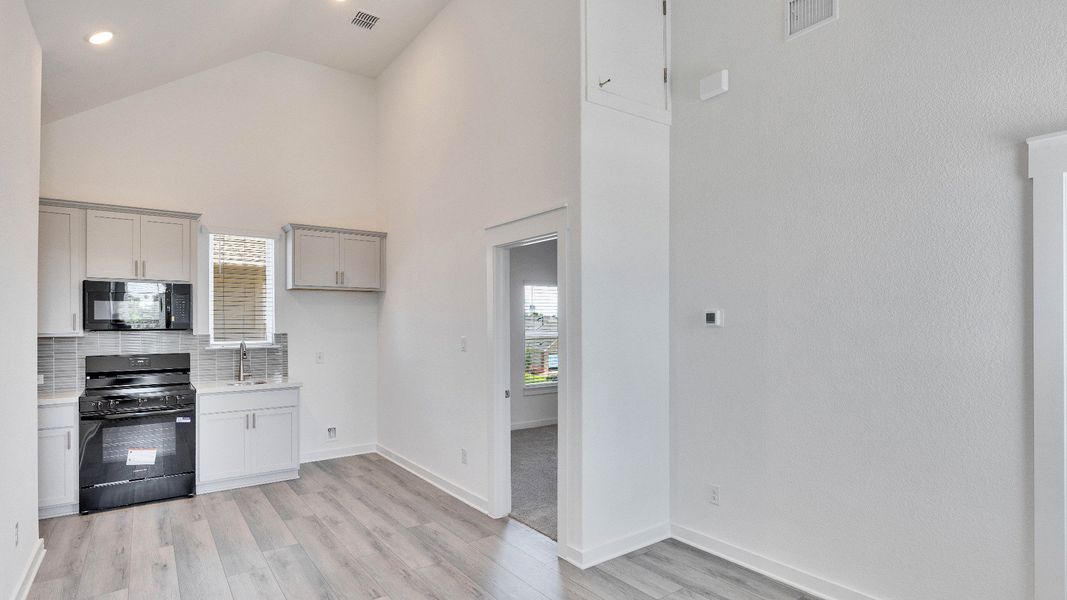 Furnished interior view inside a new home in Creeks Crossing, Elgin (Image 6).