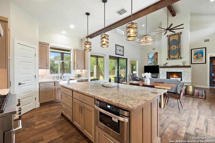 Furnished interior view inside a new home in , Blanco (Image 20).