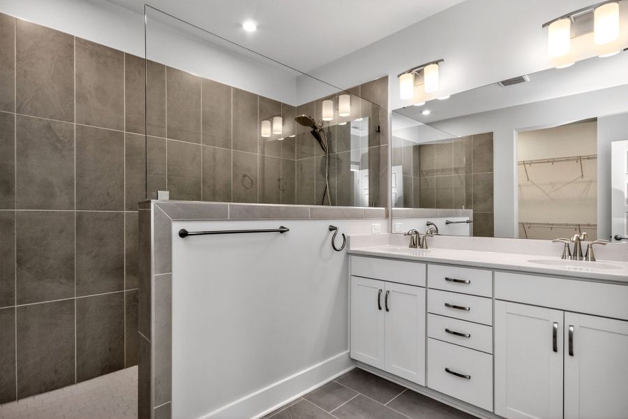 Owner's Bath