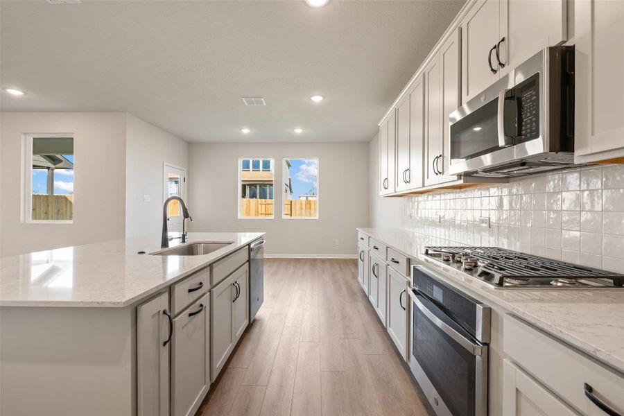 Representative images and renderings are for illustrative purposes. Actual structural options and design finishes of home may vary.