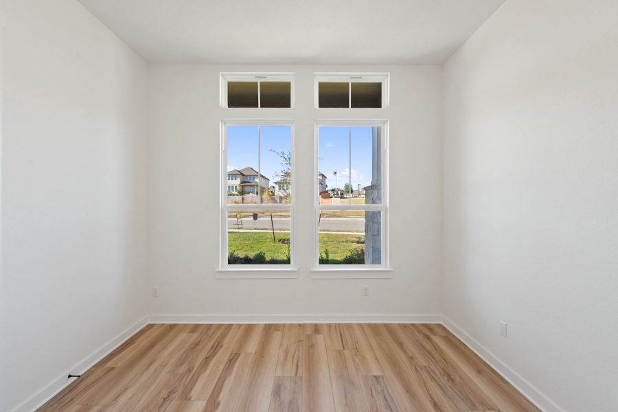 Spacious, unfurnished interior of a new home in Lariat, Liberty Hill (Image 19).