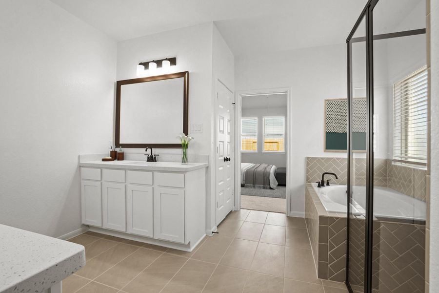 Relaxing owner's bath (*Photo not of actual home and used for illustration purposes only.)