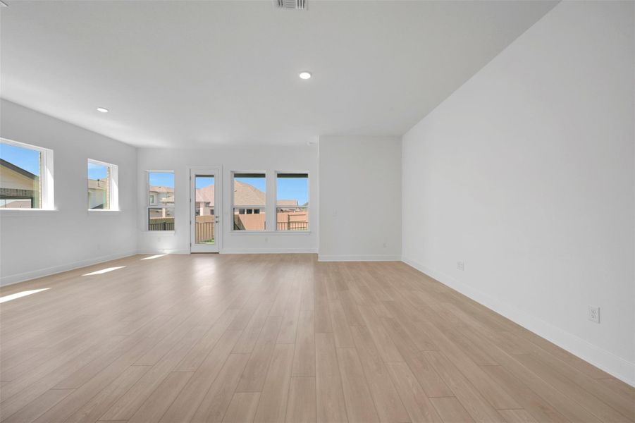 Family Room - Dining Area