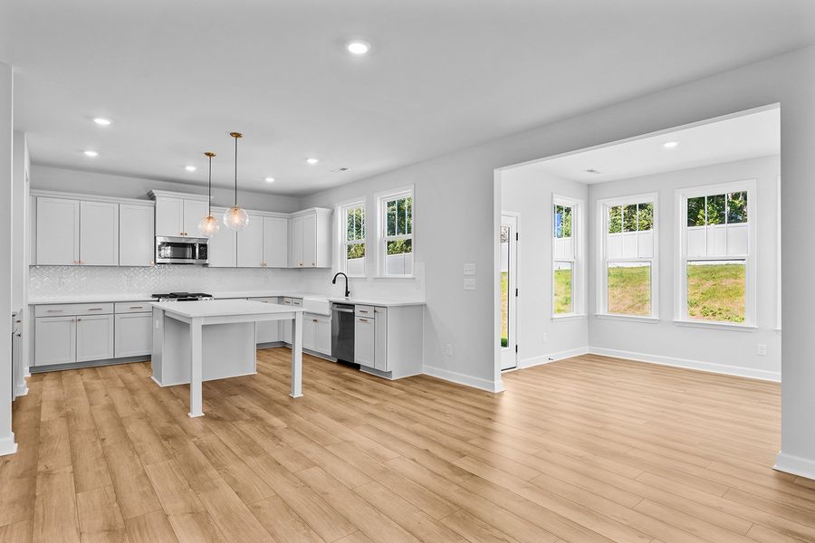 Image 39 of a home in Hanes Lake.