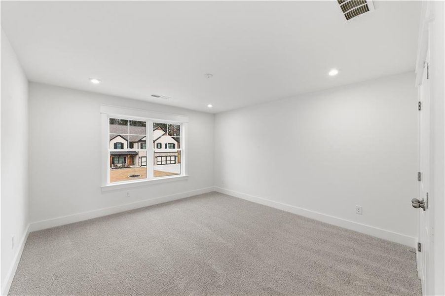 Spacious, unfurnished interior of a new home in Springside Reserve, Powder Springs (Image 31).