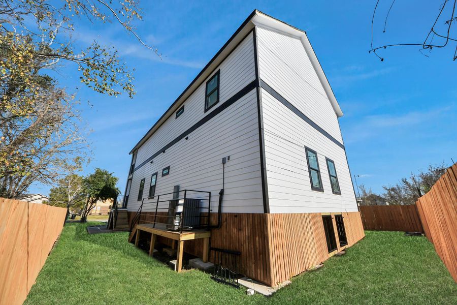 Exterior details and patio area of a home in , Houston (Image 36).
