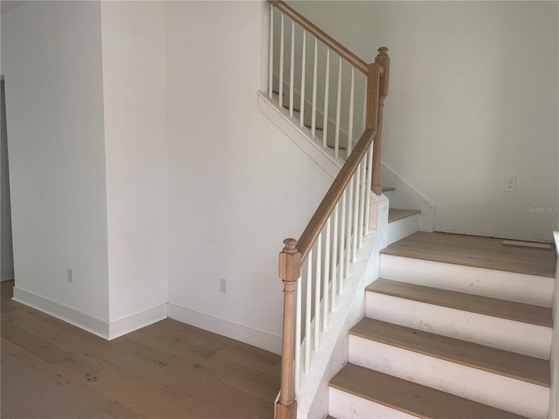 Spacious, unfurnished interior of a new home in , Tampa (Image 7).