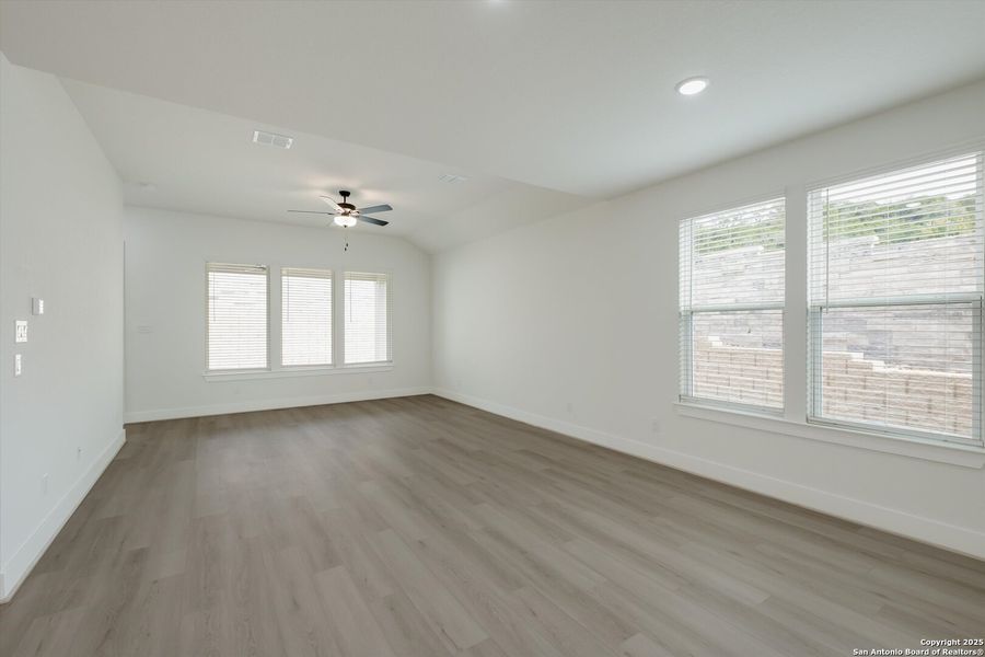 Spacious, unfurnished interior of a new home in Crown Ridge Manor, San Antonio (Image 18). Spacious, unfurnished interior of a new home in Crown Ridge Manor, San Antonio (Image 18).