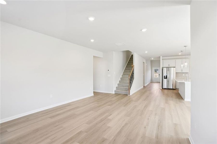 Spacious, unfurnished interior of a new home in Westmont Preserve, Powder Springs (Image 20).