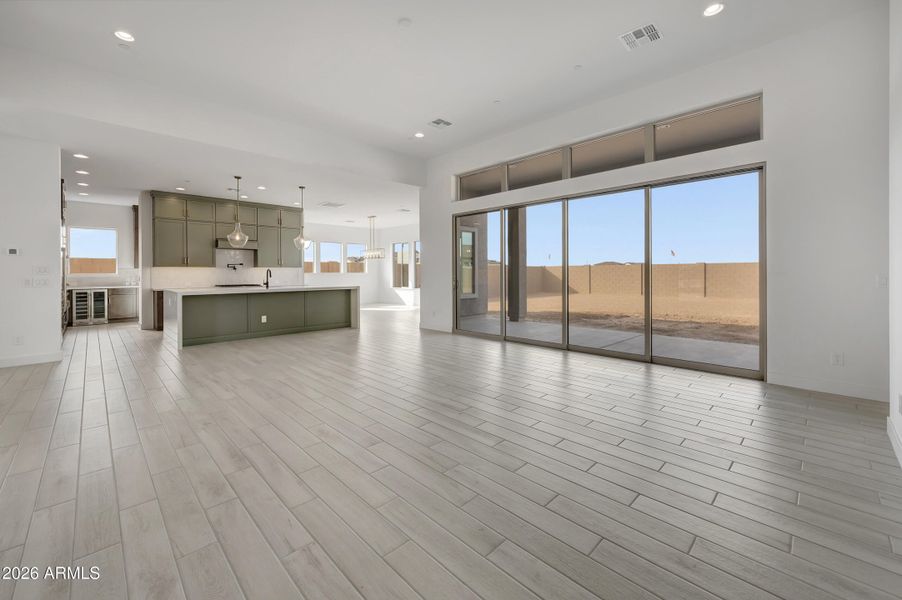 L163-HDR016 L163-HDR016