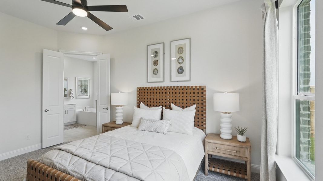 Furnished interior view inside a new home in Peachtree Meadows, Rockwall (Image 21).