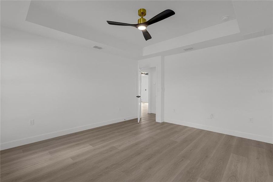 Spacious, unfurnished interior of a new home in , Ocala (Image 14).
