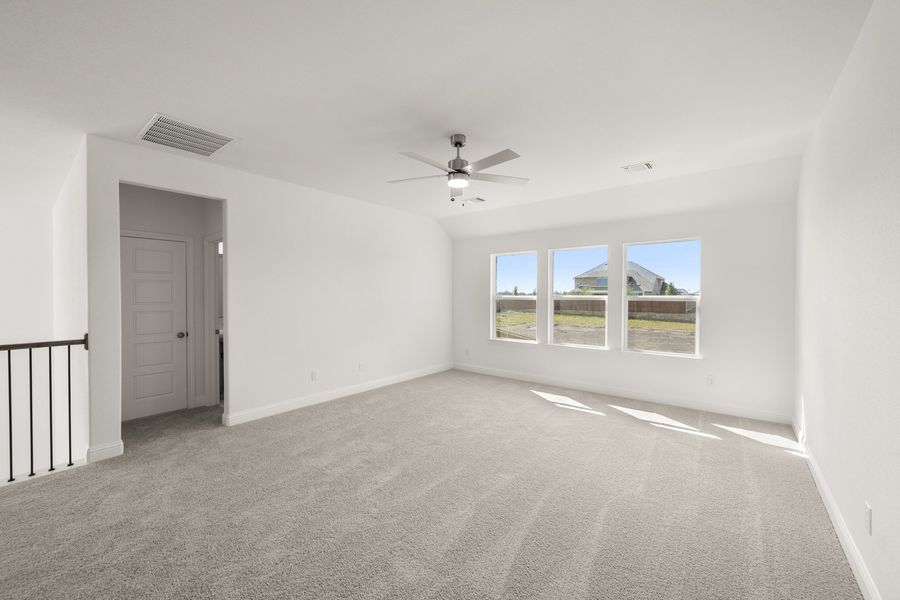 Spacious, unfurnished interior of a new home in Myrtle Creek, Waxahachie (Image 27). Spacious, unfurnished interior of a new home in Myrtle Creek, Waxahachie (Image 27).