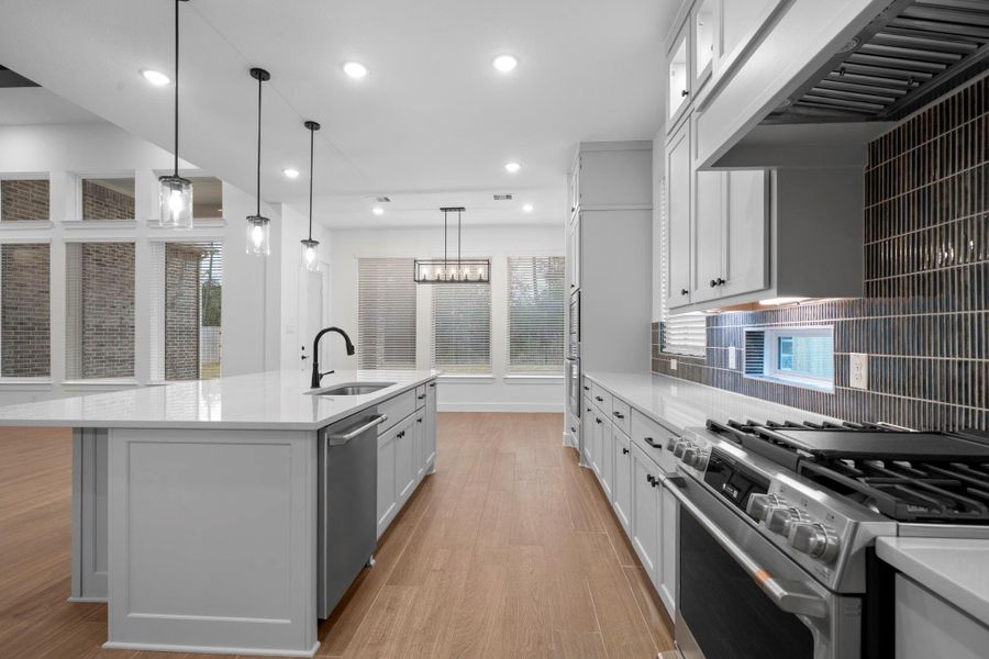 Furnished interior view inside a new home in Evergreen, Conroe (Image 9).