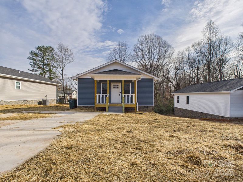 Exterior details and patio area of a home in , Valdese (Image 3).