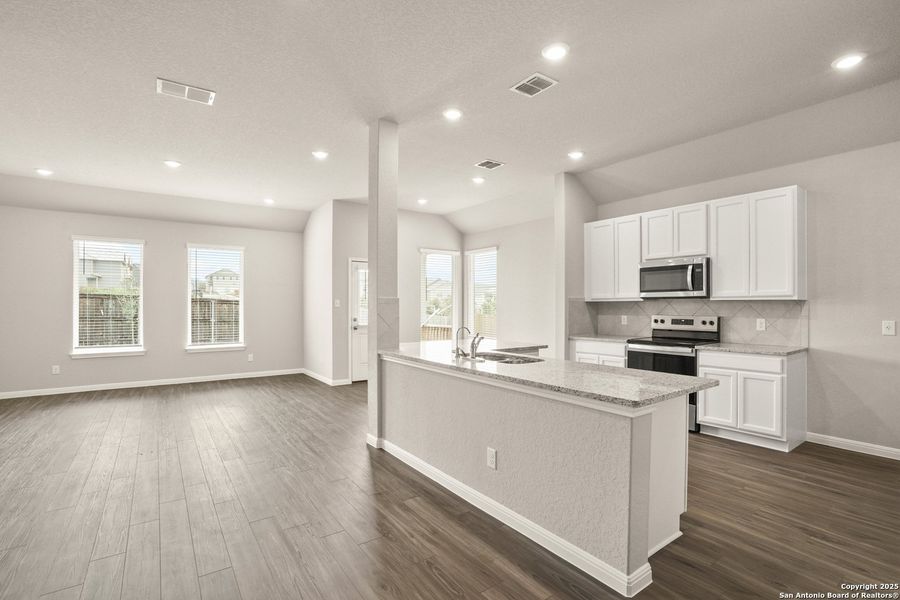 Furnished interior view inside a new home in Cinco Lakes, San Antonio (Image 4).
