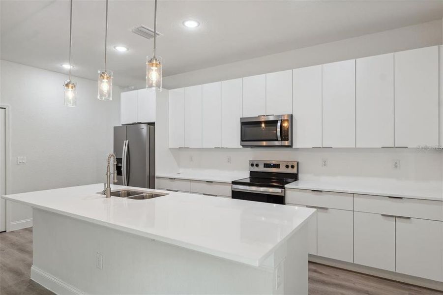 Furnished interior view inside a new home in , Dunnellon (Image 7).
