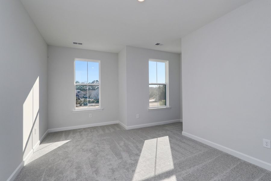 Spacious, unfurnished interior of a new home in Bally Castle, Murrells Inlet (Image 28).