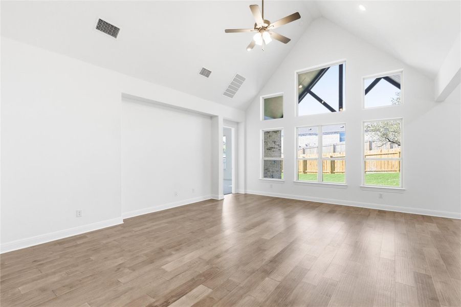 Spacious, unfurnished interior of a new home in Retreat at San Gabriel, Georgetown (Image 19).