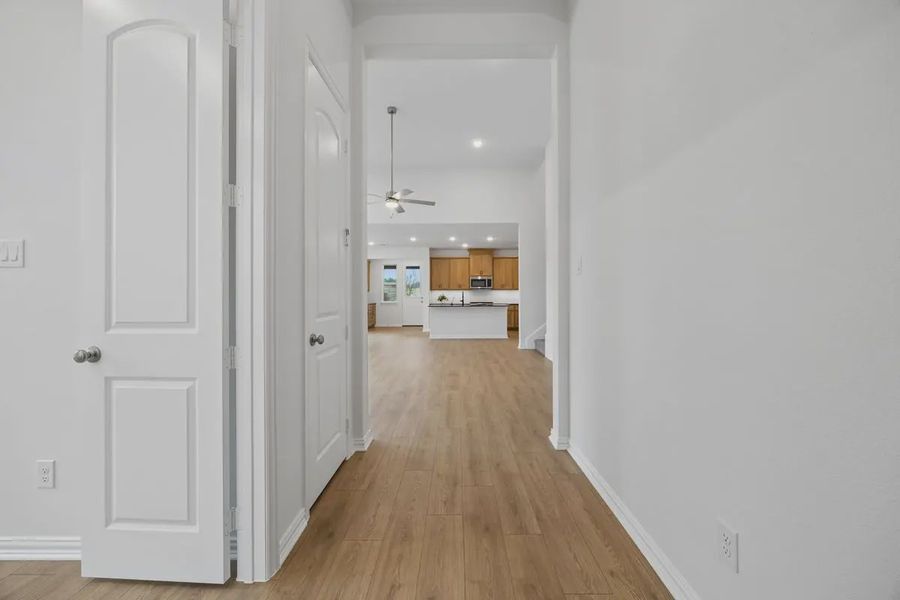 Spacious, unfurnished interior of a new home in Avondale, Fate (Image 11).