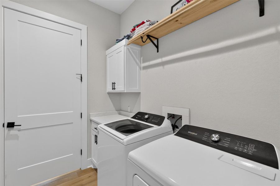 Washer and Dryer (2yrs old convey) Washer and Dryer (2yrs old convey)