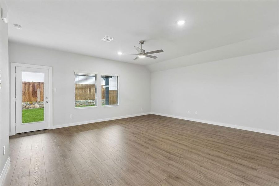 Spacious, unfurnished interior of a new home in Trails of Lavon, Lavon (Image 22). Spacious, unfurnished interior of a new home in Trails of Lavon, Lavon (Image 22).