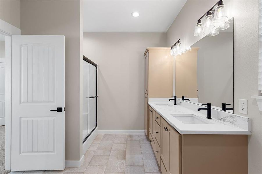 Furnished interior view inside a new home in , Sulphur Springs (Image 5).