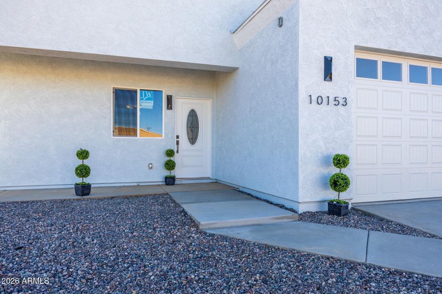 10153 W Wenden - Front Close