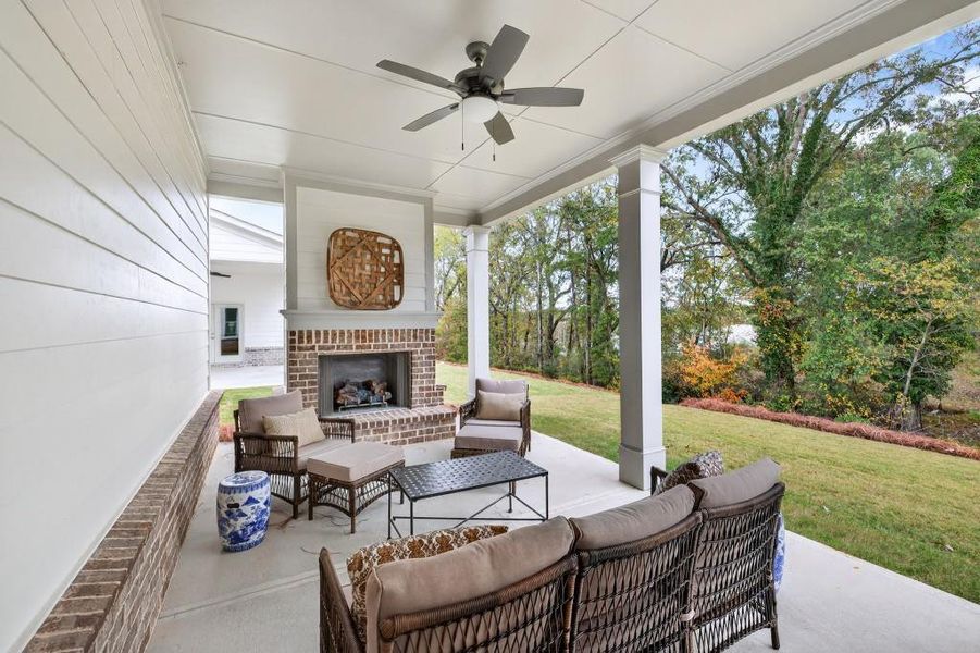 Exterior details and patio area of a home in Hemingway, Flowery Branch (Image 2).