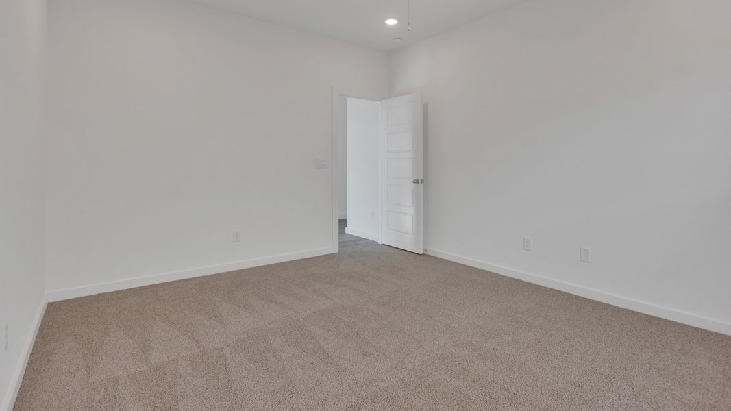 Spacious, unfurnished interior of a new home in Allen Farms, Lubbock (Image 15).