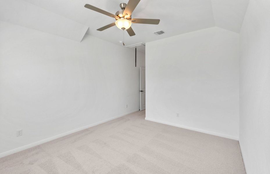 Spacious, unfurnished interior of a new home in Bluffview Reserve, Leander (Image 62).