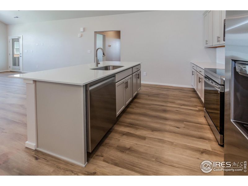 KITCHEN ISLAND