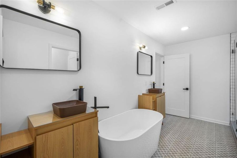 Furnished interior view inside a new home in , Atlanta (Image 11).