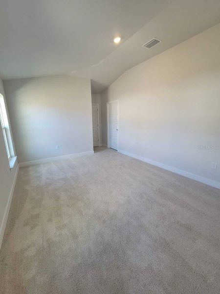 Spacious, unfurnished interior of a new home in Ocala Crossings South, Ocala (Image 13).